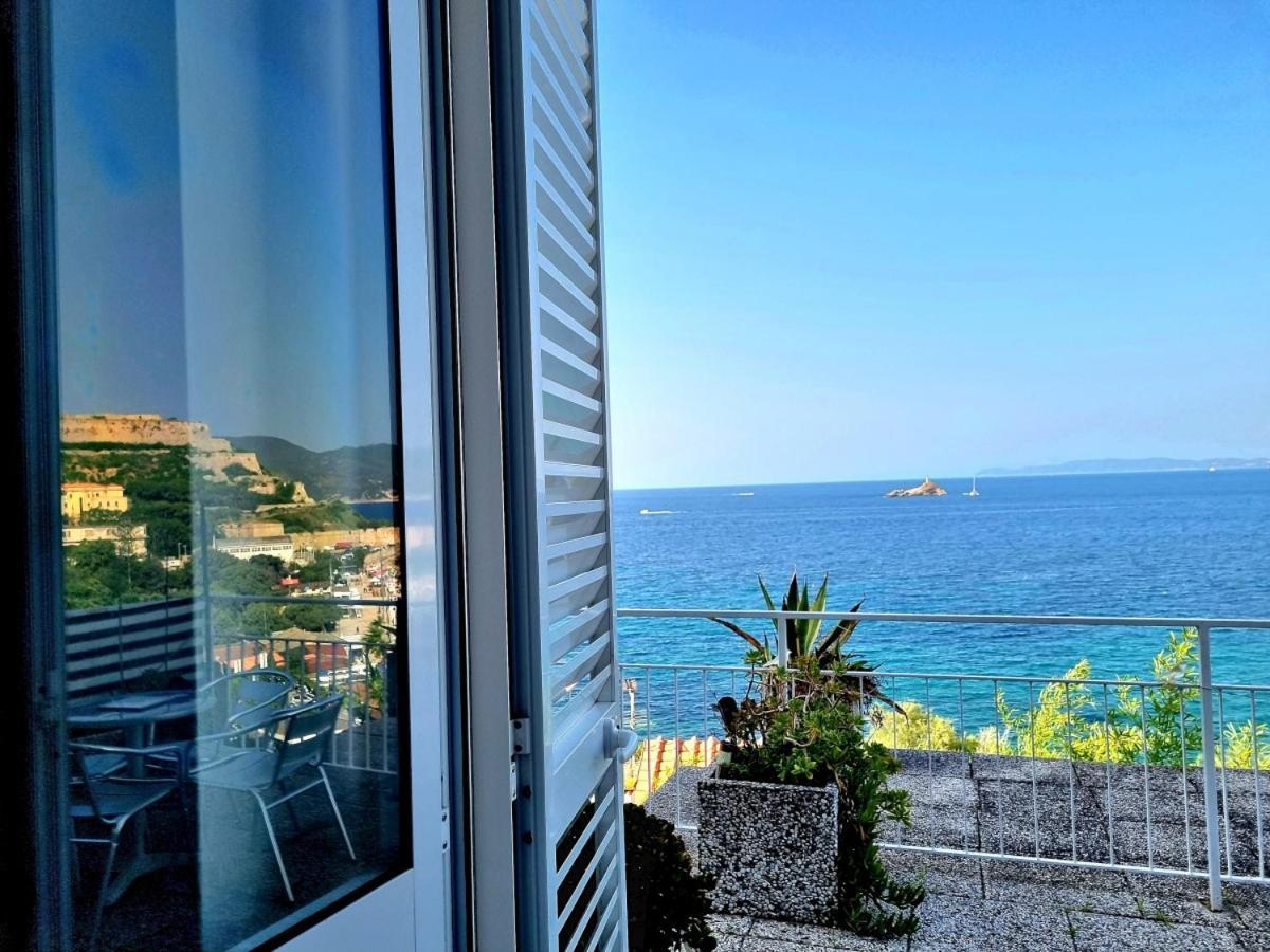 Appartamenti La Terrazza Sulle Ghiaie - Goelba Portoferraio Zewnętrze zdjęcie